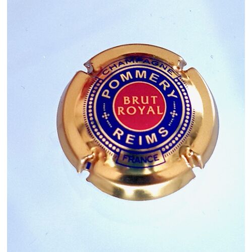 Capsule De Champagne Pommery . Brut Royal. Lettre Or Sur Fond Bleu Et Rouge. Entourage Or.
