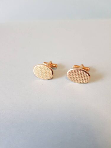 Paire De Boutons De Manchettes Anciens Plaqués Or.