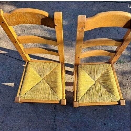 lot 16 chaises 448 € (28 € / chaise) en Chêne et assises en paille, ou 30 € la chaise. Dimensions : Hauteur d'assise : 46 cm Profondeur : 43 cm Assise : 38,5 × 35 cm Largeur : 45,5 cm