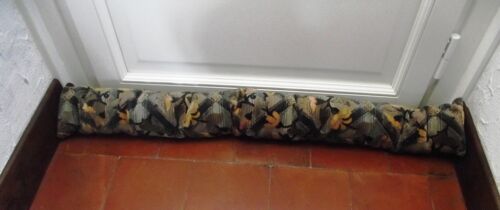 Bourrelet fait main de porte magnifique velours. Dimensions  Longueur 97cm largeur 12cm épaisseur 6cm
