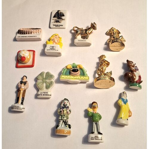 Lot De 14 Fèves Diverses
