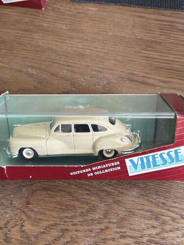 De Soto Deluxe Sedan 1947 Creme, 1/43ème, Marque Vitesse Numero 420-Vitesse