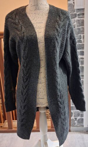 Long Et Chaud Cardigan Gris À Torsades Sans Fermeture