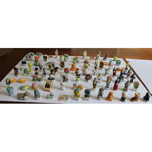 Lot De 85 Fèves