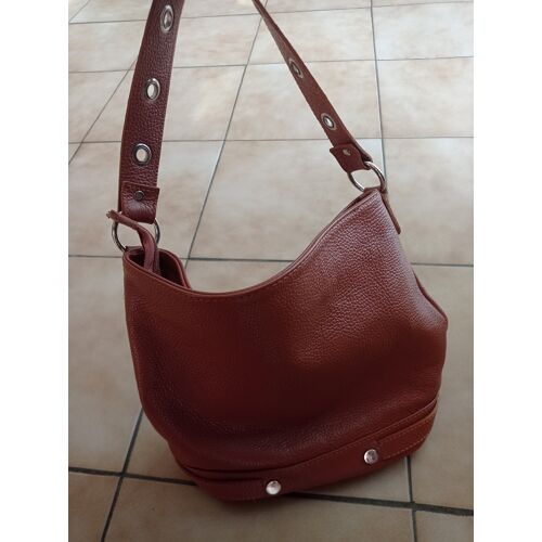 Sac seau bandoulière en cuir