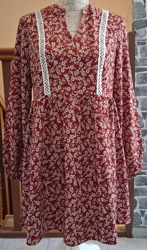 Robe Courte Fluide Bordeaux À Fleurs Beige