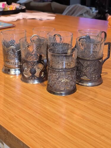 7 Porte-Verres Russes Avec Leur Verre