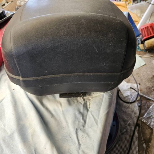 Vend Top Case Pour Moto Bon État