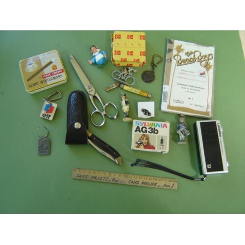Lot E // Fond Tiroirs:Radio Ancienne Am*Films8 Neuf*Ampoule Flash...
