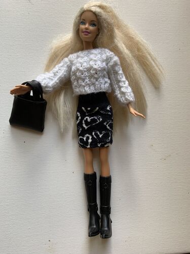 vêtements et accessoires pour poupée barbie