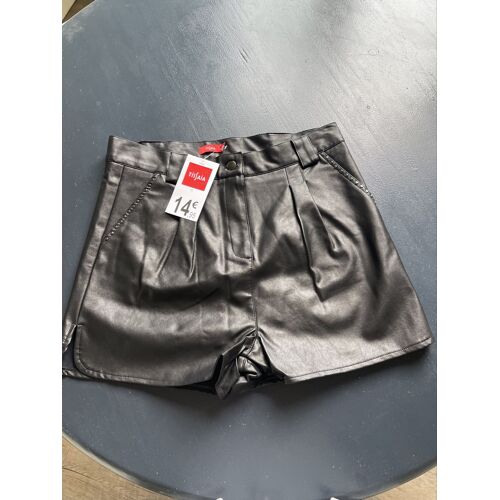 Short Similaire Cuir Jamais Porté Avec Étiquette