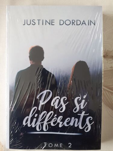 Livre - Pas Si Différents - Tome 2 - Avec Marque Page Original - Produit Neuf -