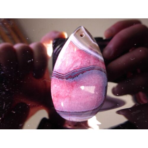 Pendentif Larme En Agate - Rose, Noir, Blanc Et Marron Avec Superbe Transparence À La Lumière. 5 Cm. Lot 2009