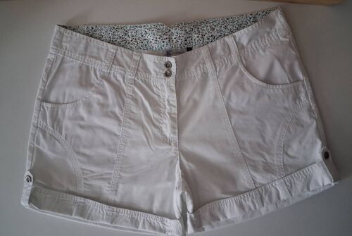Short Blanc Grande Taille Stylé