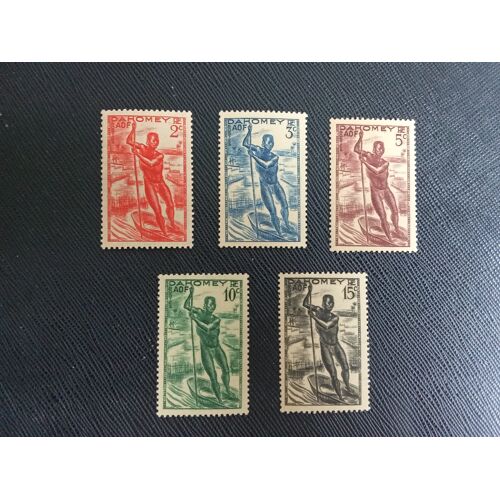 Timbre Dahomey Y T 120 A 124 Série : Homme Sur Une Pirogue . 1941 ( 070607 )