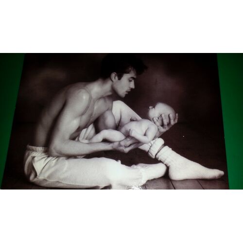 Carte Postale: Jeune Homme Avec Un Bébé