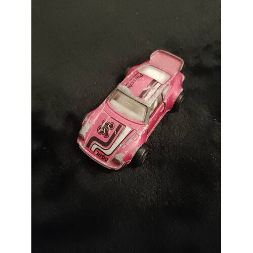 voiture miniature rouge porche turbo majorette.
