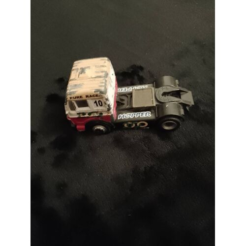 camion miniature coloré mercedes.
