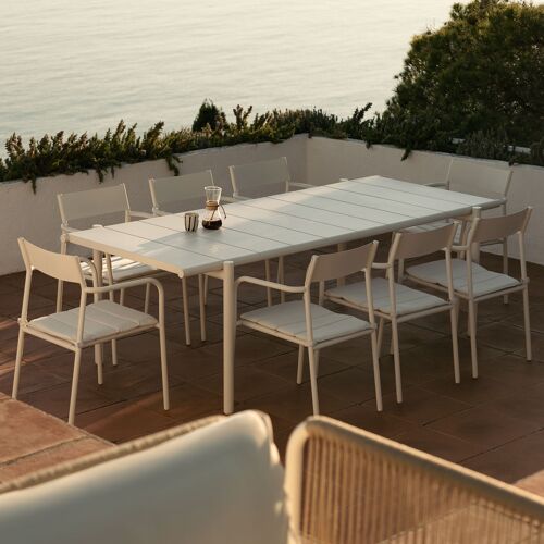 Set De Table Rectangulaire 235x105 Cm Et 8 Chaises De Jardin Empilables En Acier Tossa Blanc Gardenia