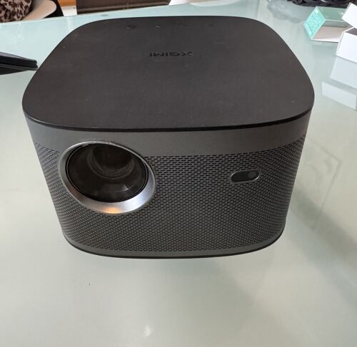 Projecteur vidéo XGIMI Horizon Full HD – Android TV – Boîte complète – Excellent état