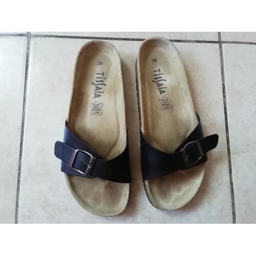 Mules Plates En Cuir Taille 39.