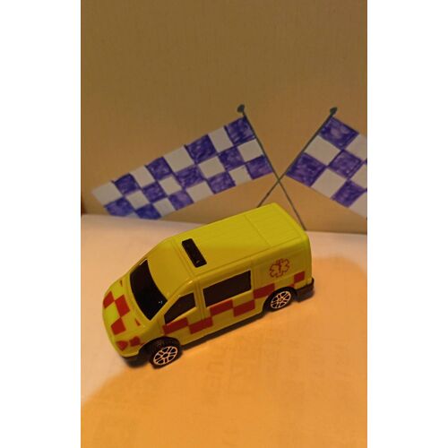 Voiture miniature ambulance 1/70 environ