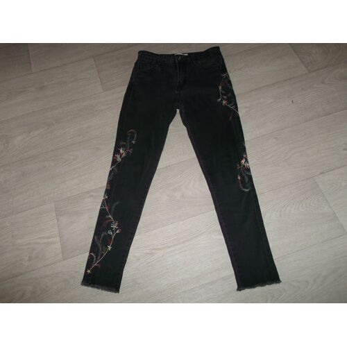Jean D.Cherri Noir Et Broderies Multicolores Taille S Tbe