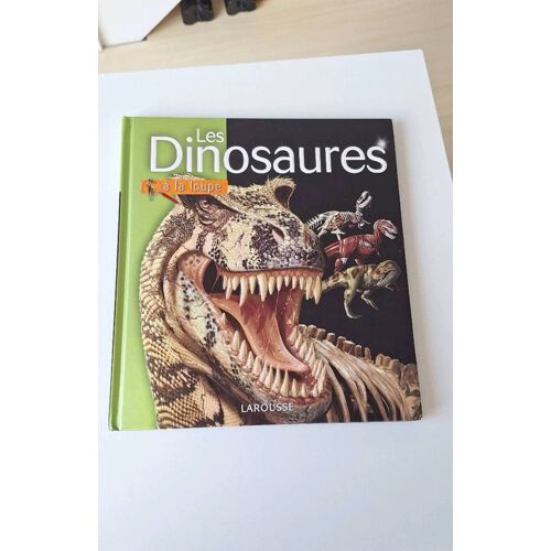 Les Dinosaures À La Loupe