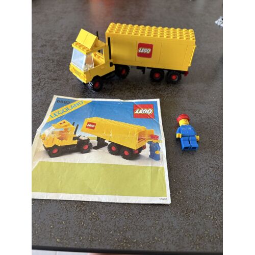 Set LEGO Vintage , Année 1983 , Numéro 6692 ( Tractor Trailer ) Semi-remorque Jaune avec son chauffeur , Univers LEGOLAND , Complet , Avec Sa Notice D'origine