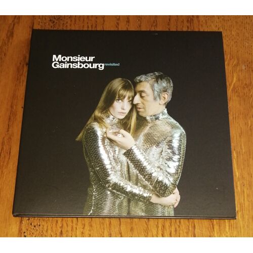 Album Cd " Monsieur Gainsbourg Revisited "14 Titres 2006 Retrouvez :Jane Birkin , Françoise Hardy , Michael Stipe Carla Bruni , Placebo , Tricky ...Boitier Pochette Ouvrante Édition Limitée Digipak