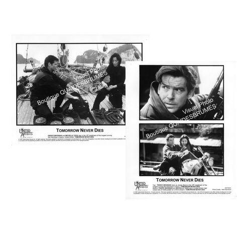 Tomorrow Never Dies (Demain Ne Meurt Jamais) James Bond 007):Jeu De 2 Photos Argentiques D'Exploitation Cinématographique-Format 20,5x25 Cm-De Roger Spottiswoode - Pierce Brosnan, Michelle Yeoh - 1997