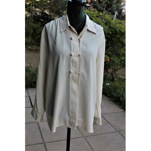 Chemise C&A Au Tissu Jaune Pâle/Crème Avec Boutons Doublès Et Broderies Au Niveau Fermeture .Taille Étiquetèe:36 Mais Taille Plus Grand 38/40.