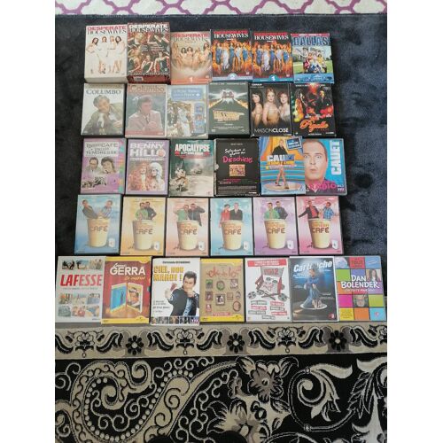 Lot De 31 Coffrets Et Dvd De Série