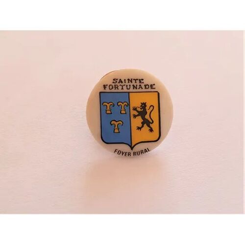 Pins Ville Sainte Fortunade 19 Correze Blason Armoiries Porcelaine De Limoges / Tosca