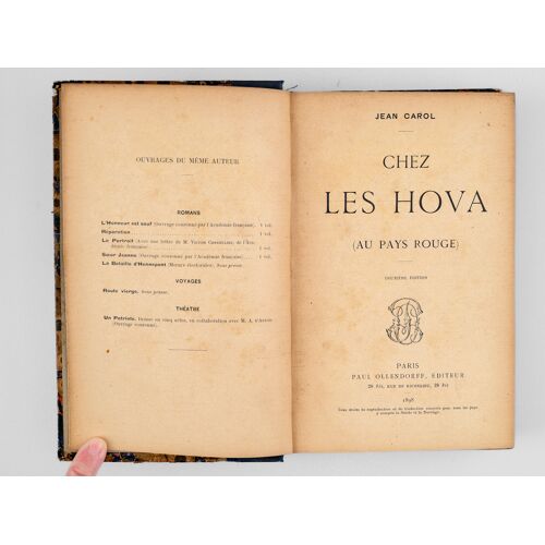 Chez Les Hova (Au Pays Rouge).
