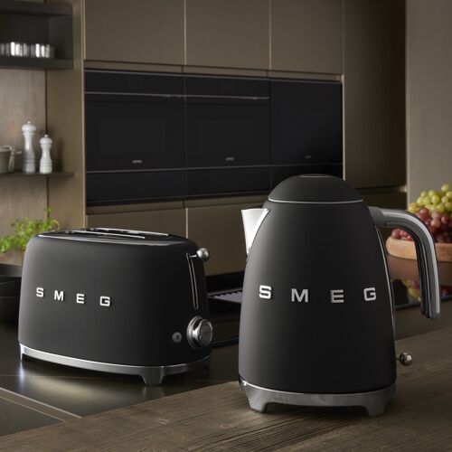 Smeg KLF03BLMEU bouilloire 1,7 L 2400 W Noir