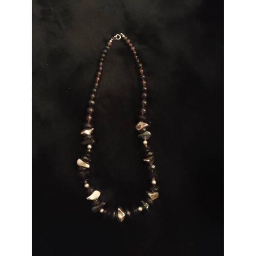 Collier En Perles De Plastique Marrons Dorées Vintage Années 80.