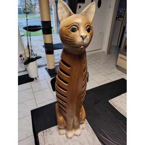 Sculpture de chat en bois range CD