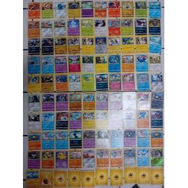 Lot De 100 Cartes Pokemon + Un Range Cartes Offert.