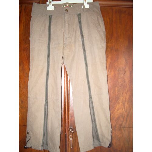 Pantacourt Kaki Marque Lola Espeleta Taille 38
