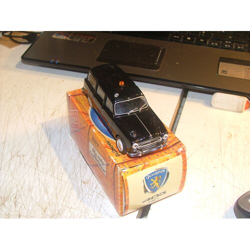 1/43 Norev - Peugeot 403 1961 Gendarmerie