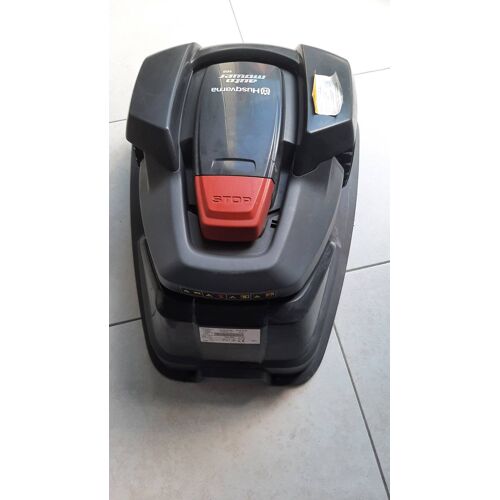 Robot tondeuse huskuvania AM 105