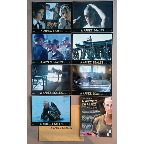 À Armes Égales - G.I. Jane: Jeu De 8 Photos D'exploitation Cinématographique - Format 22x28,5 Cm - De Ridley Scott Avec Demi Moore, Viggo Mortensen, Anne Bancroft, Morris Chestnut, Jim Caviezel - 1997