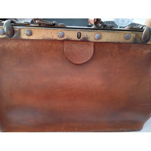 Sacoche de Dr Homme/ Femme pur cuir en maaron clair