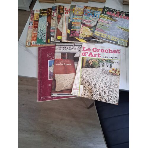 Lot De 14 Livres" Modèle Crochet "
