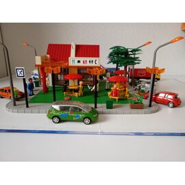 Cafeteria Majokit de Majorette avec personnages serveurs et véhicules