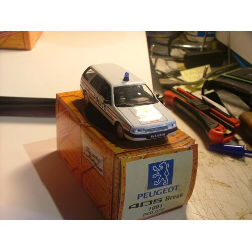 1/43 Peugeot 405 Break 1991 Police - Ref Bt9