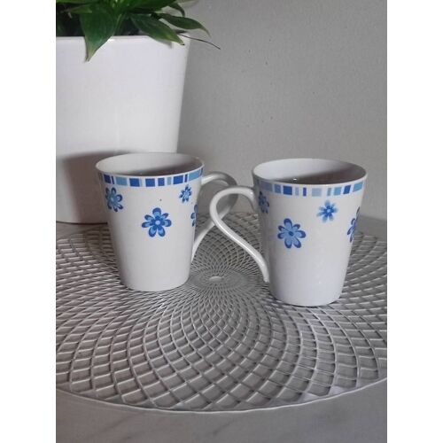 Tasses A Fleurs Bleues