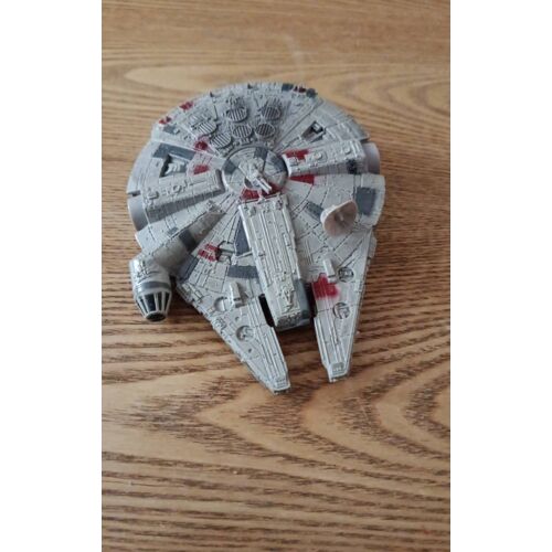 Vaisseau Starwars Faucon Millenium -Disney Store-