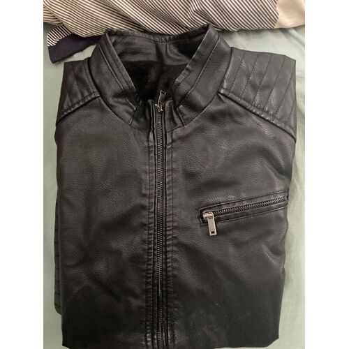 Vends Veste Style Motard Similicuir Noir. Taille « L »